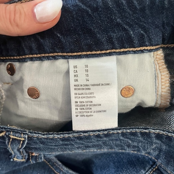 American Eagle Outfitters Tomgirl Shortie Distressed Blue Jean Shorts Size 10 - Picture 4 of 4